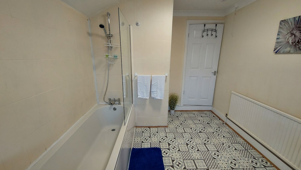 Ravensdale Villa- Ideal For Longer Stays in Kent