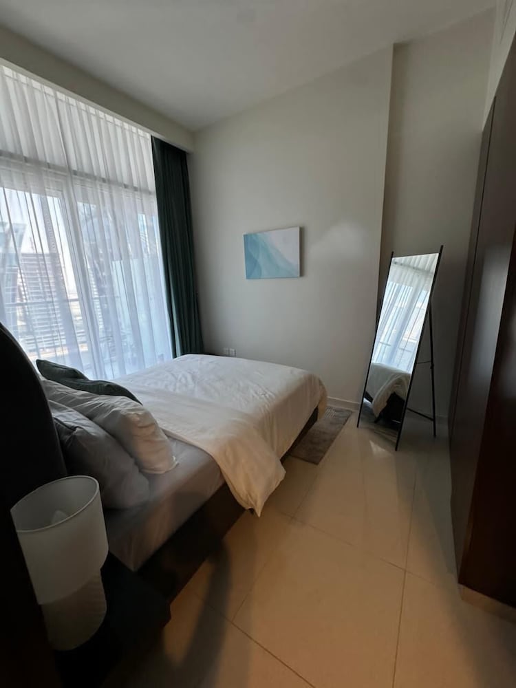 1BHK Burj View. Near Dubai Mall & Metro