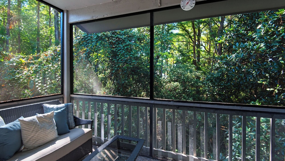 2br/2.5ba, Pool, Tennis, Beach Access!