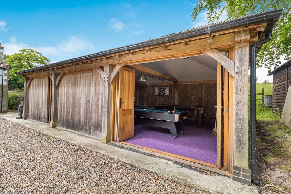 Fence House