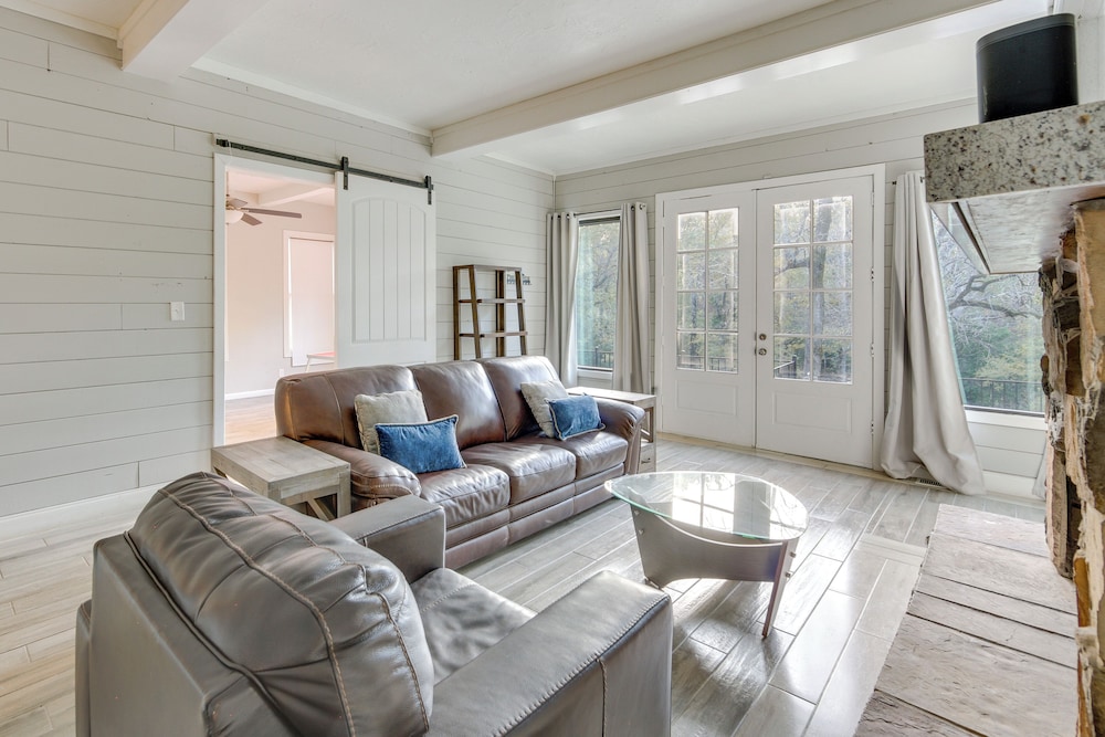 Game Room, Trails! 30-acre Lakefront Streetman Gem