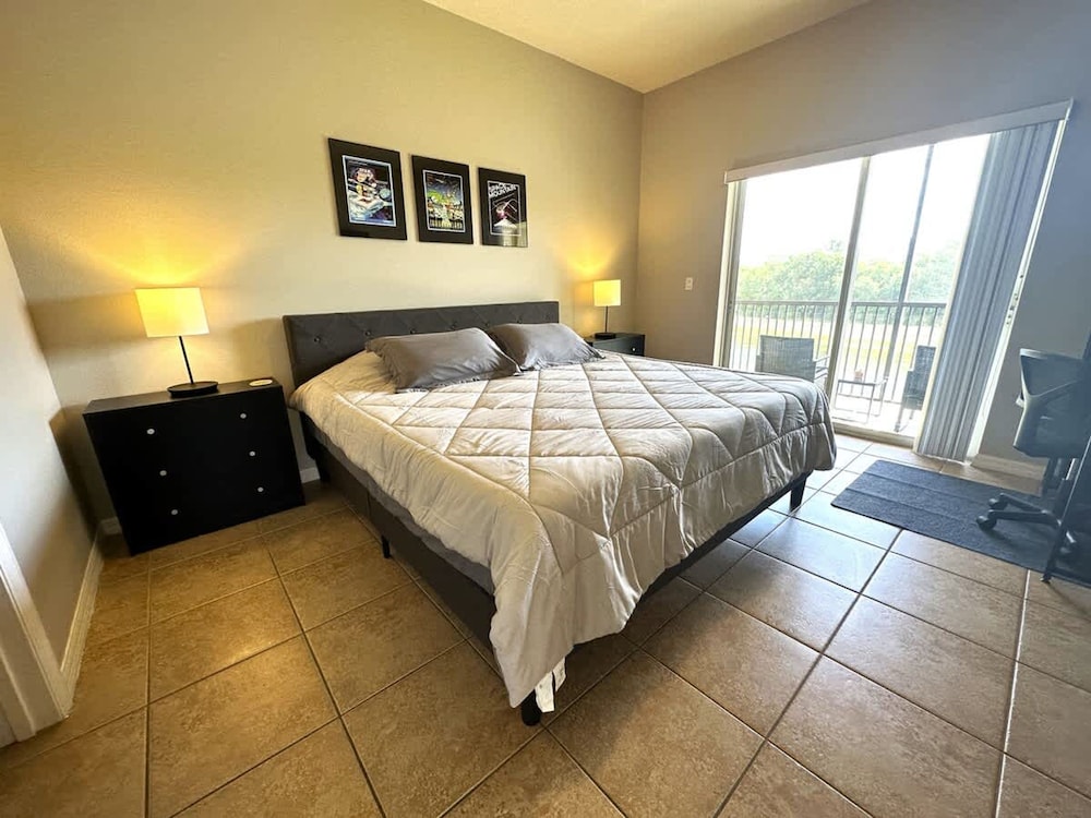 Very Near Disney 3 Bd Condo Walmart 1 min Away