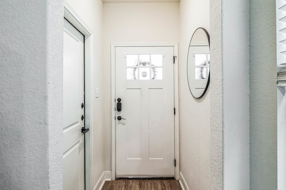 Modern 3br In Gated Community Near Jbsa & Seaworld 3 Bedroom Duplex