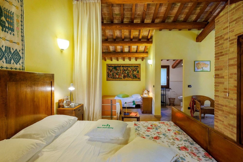 Villa Emilianna 12 2 by Marche Holiday Villas