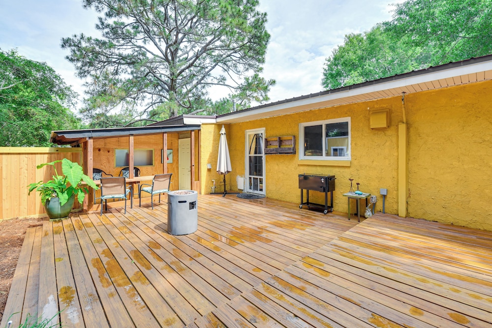 Fort Walton Beach Home ~ 2 Mi to Okaloosa Island!