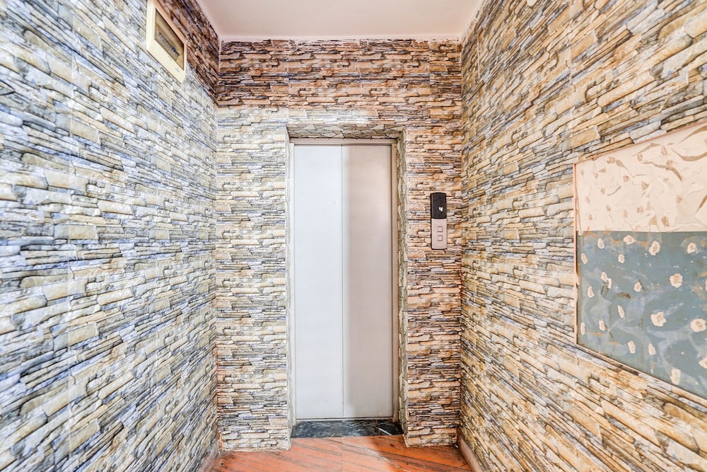 Fabhotel Triotel Inn