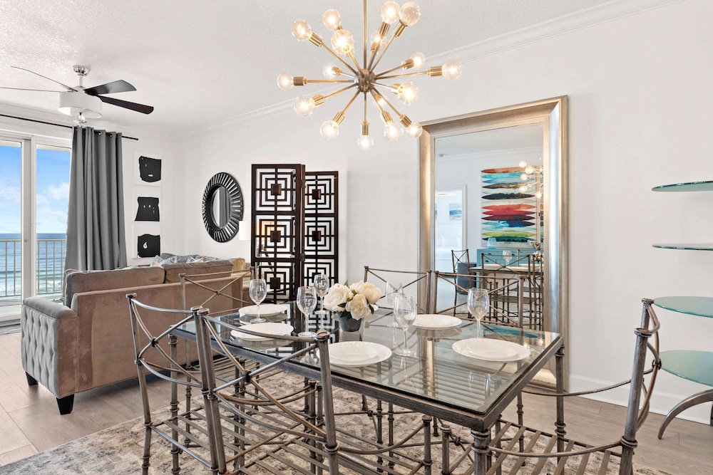Twin Palms by Book That Condo