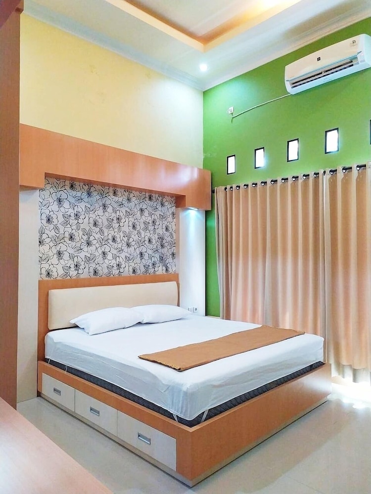 Kems Homestay by FH Stay