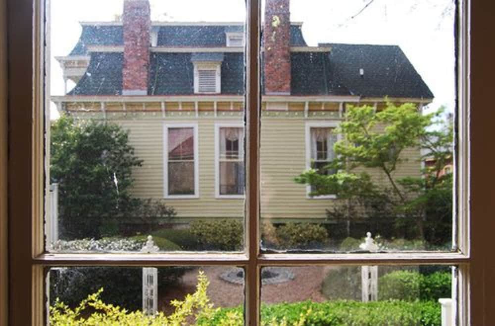 Columbus Vacations - Rothschild-Pound House Inn - Property Image 29