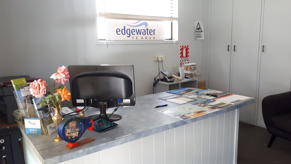 Edgewater Motel Te Anau view 2