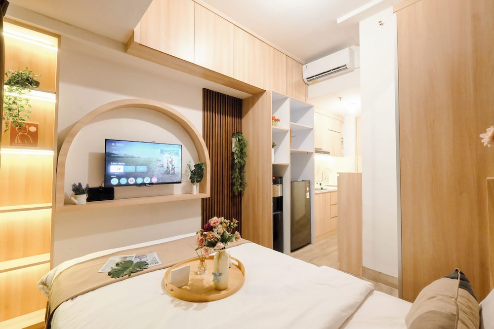 Minimalist Warm Wood Studio At Tokyo Riverside Pik 2 Apartment
