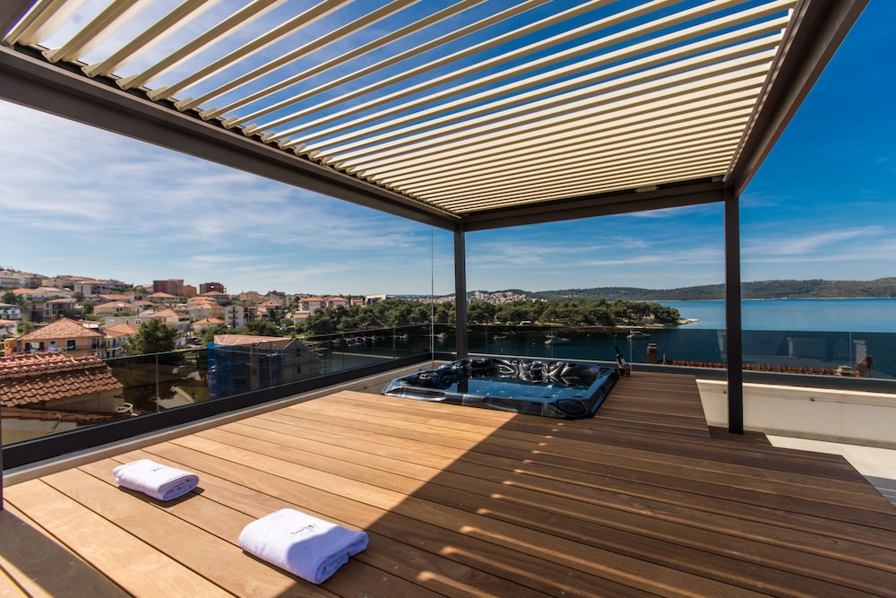 Luxury Apartments Royal M with Pool