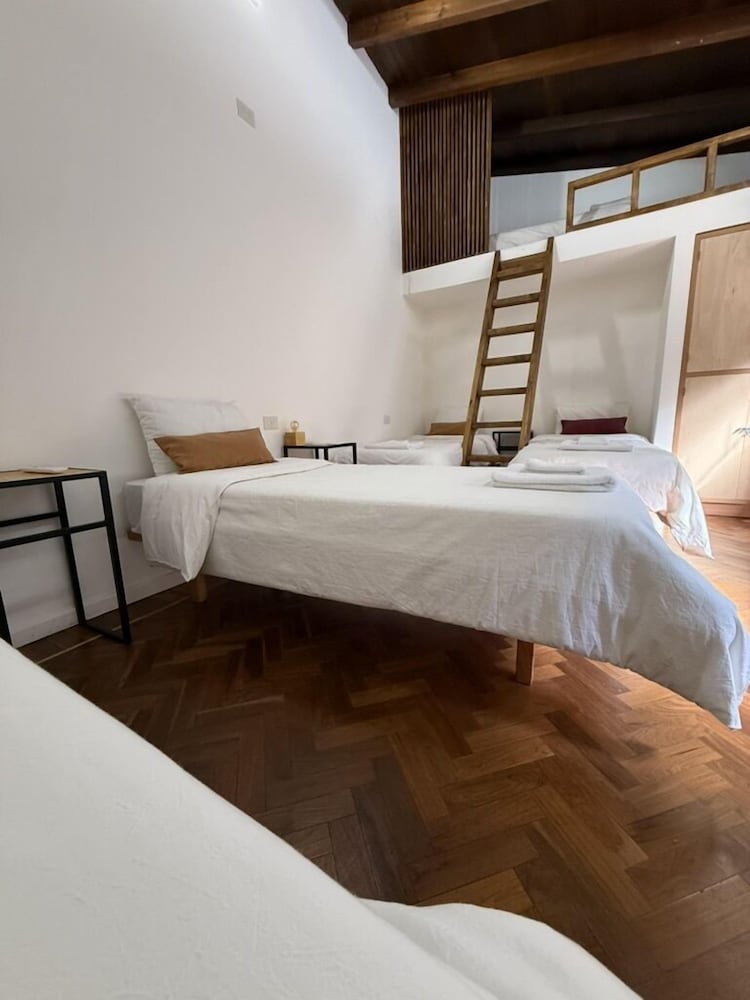 Clivias Hostel