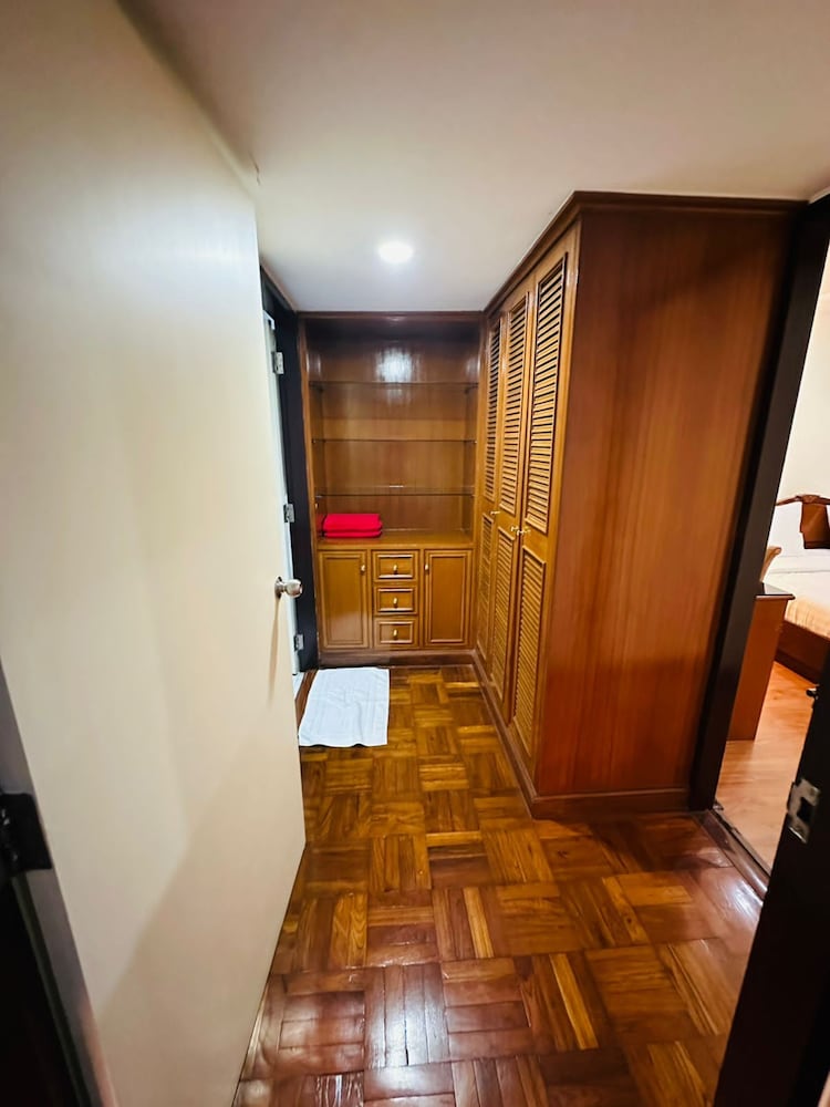 Omni Tower Sukhumvit Nana - Direct