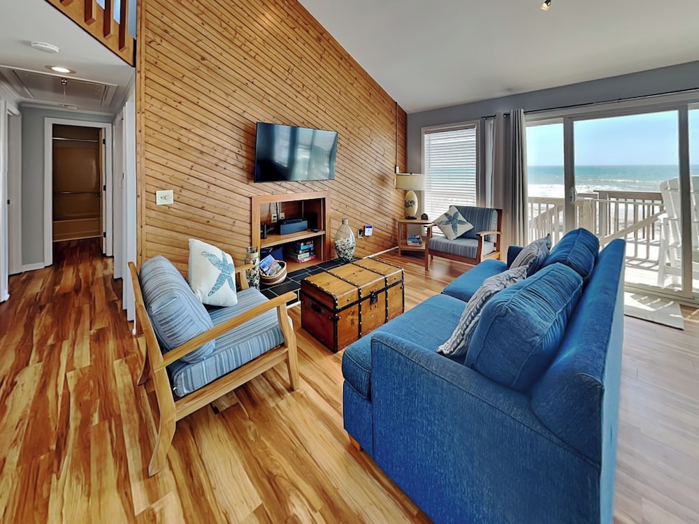 Hicks by Topsail Realty