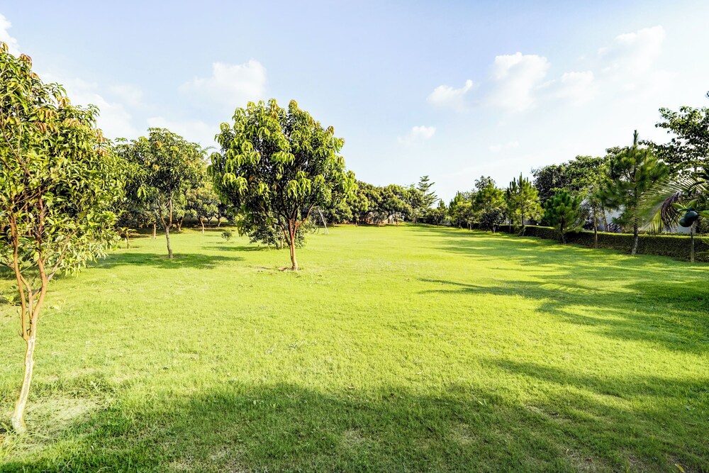 Alaya Stays Fortezza | Pet-friendly 6-BHK Farmhouse With Private Pool