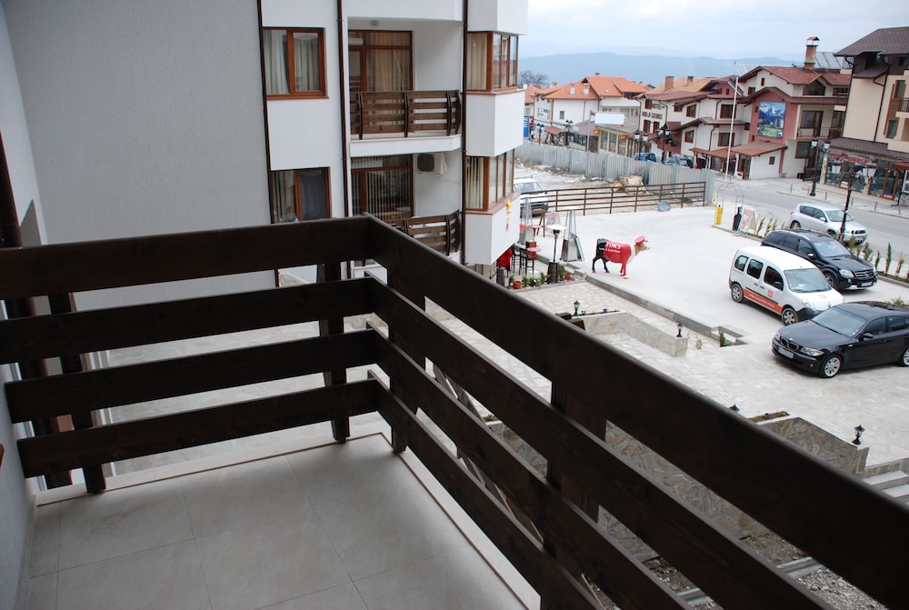 Bansko Vacations - Pirin Palace White Apartments - Property Image 2