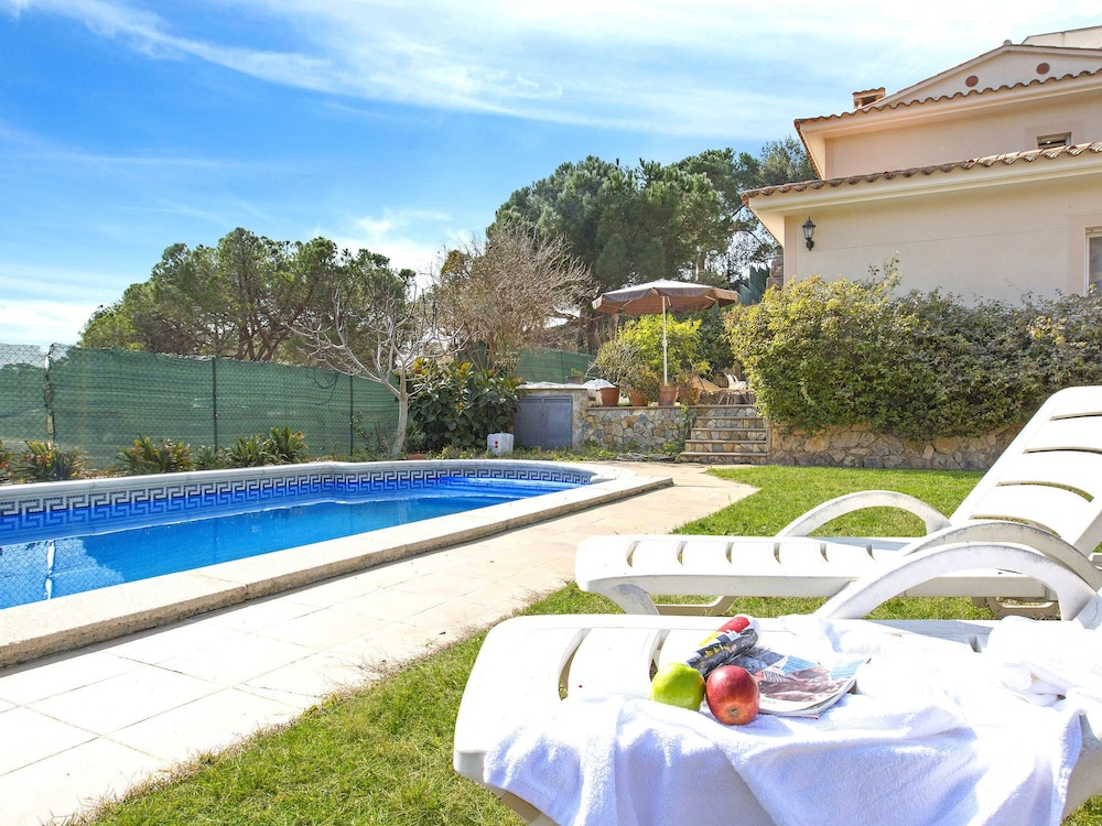 Modern Villa in Canyelles With Private Swimming Pool photo 3