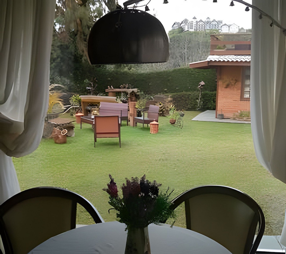 THE WRITERS HOUSE
