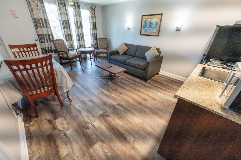 Sauble Beach Lodge