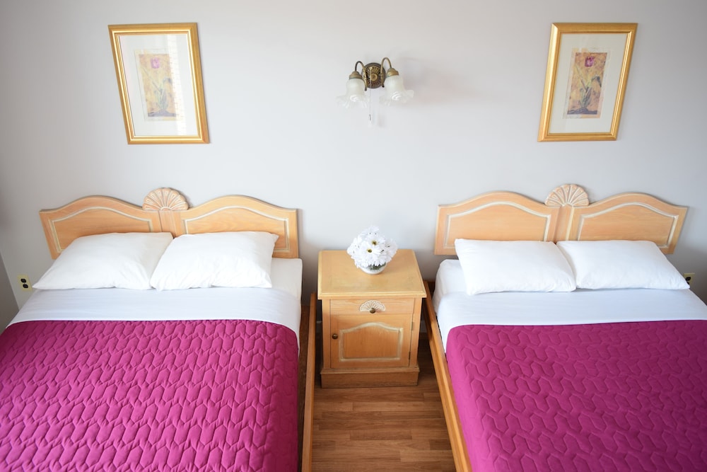 Lundy's Motel - Image 5