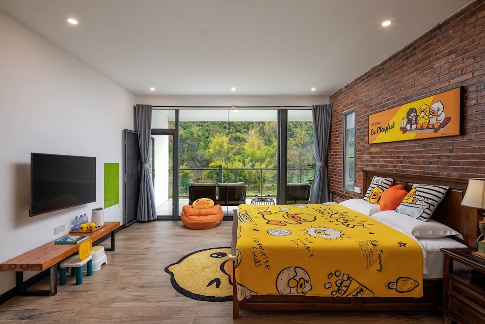 Karst Scenic Hotel