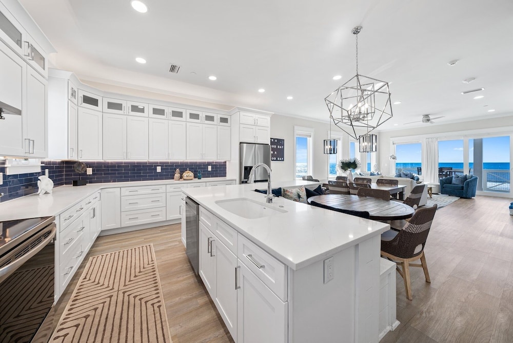 Joy By The Sea 5 Bedroom Home