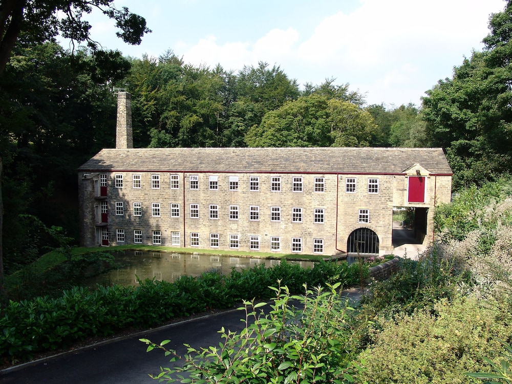 Hewenden Mill Holiday Homes