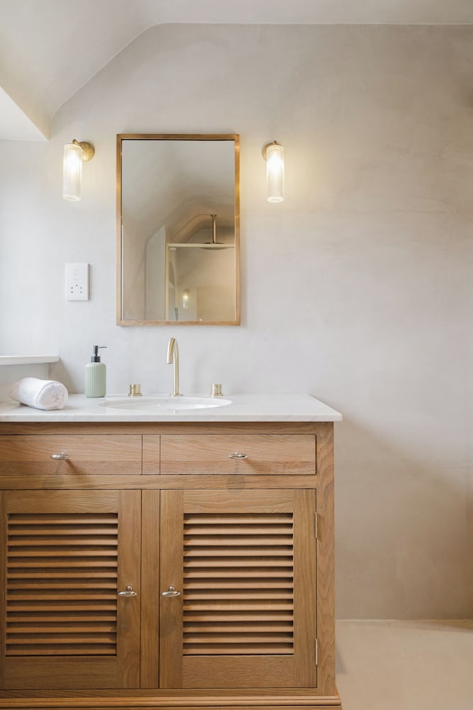 Mulberry Cottage 5BD in Wiltshire