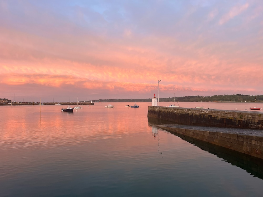 Sous Le Phare