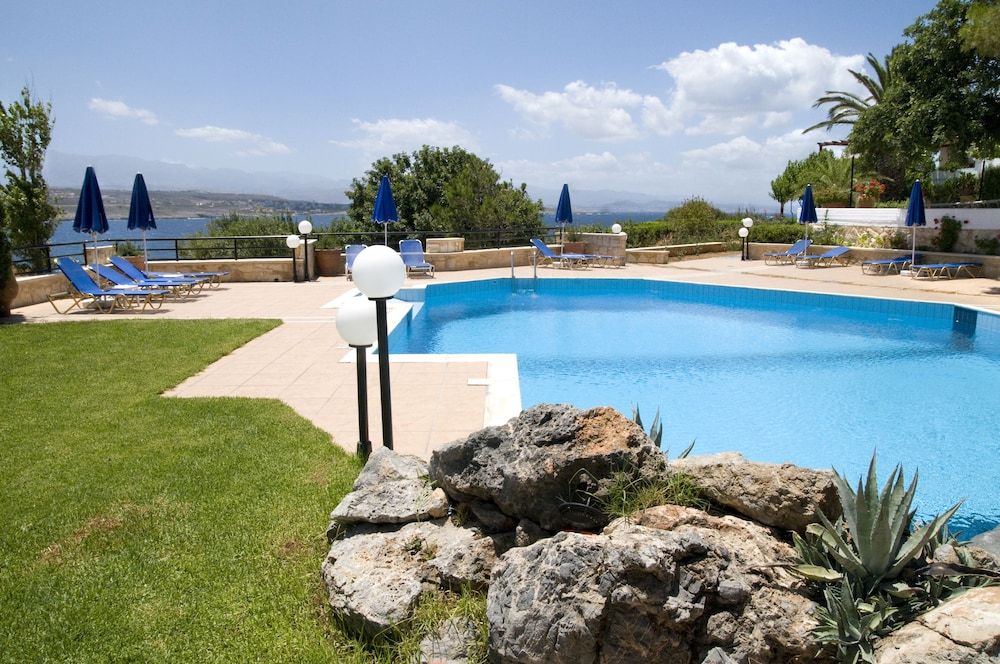 Alianthos Suites