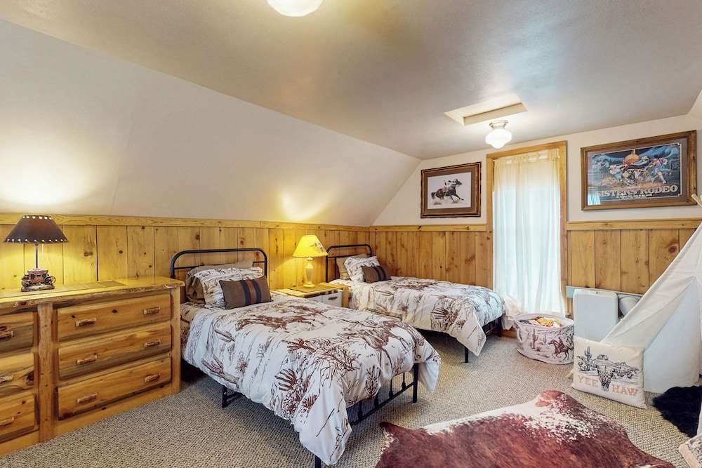 1 BR Bunk House on Long Hollow Ranch, Dog Friendly