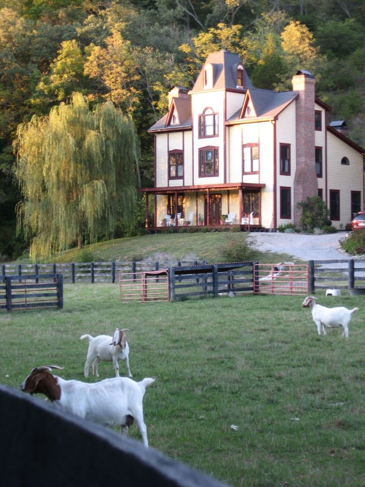 Blue Heron B&B and Retreat Center