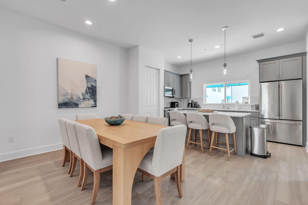 Azul Townhomes A4 - Sunset