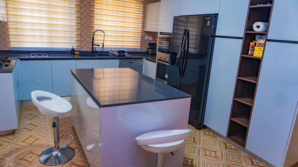 Digi Six-bedroom Accra Luxury Home at East Legon