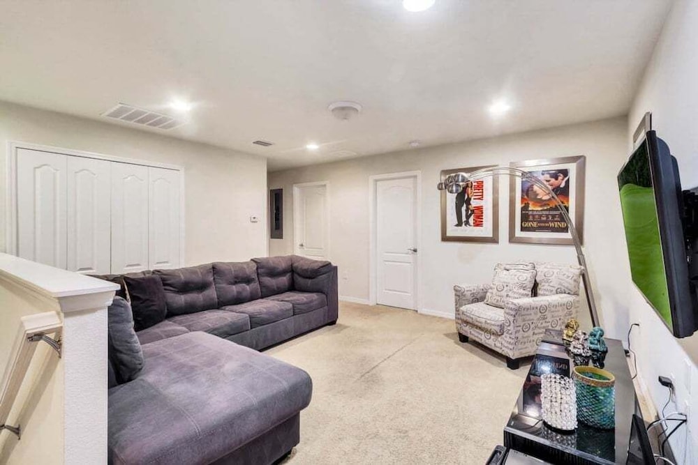 Beautiful Tranquil Relaxing Home With Private Pool 4 Bedroom Townhouse
