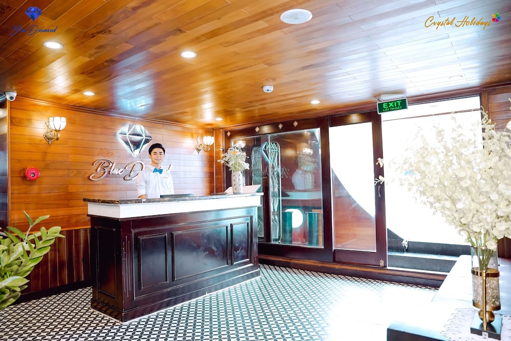 Lobby & Reception