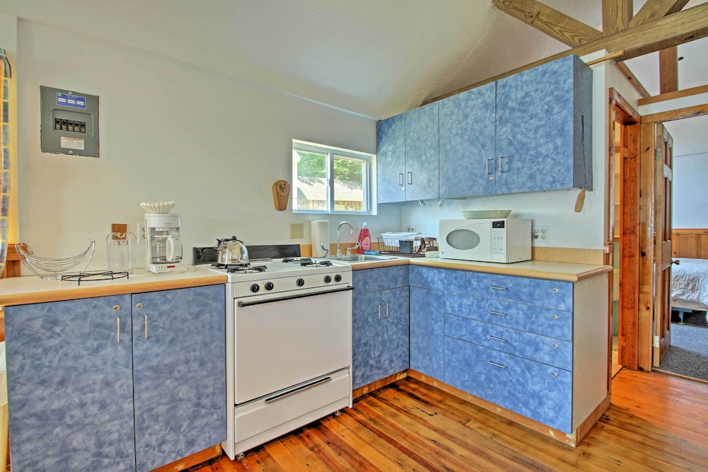 Lakefront Rumney Retreat w/ Shared Dock & Beach!