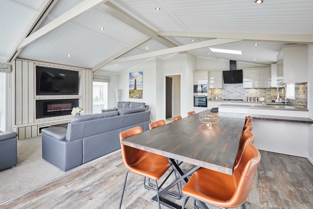 Host Stay Transporter Lodge