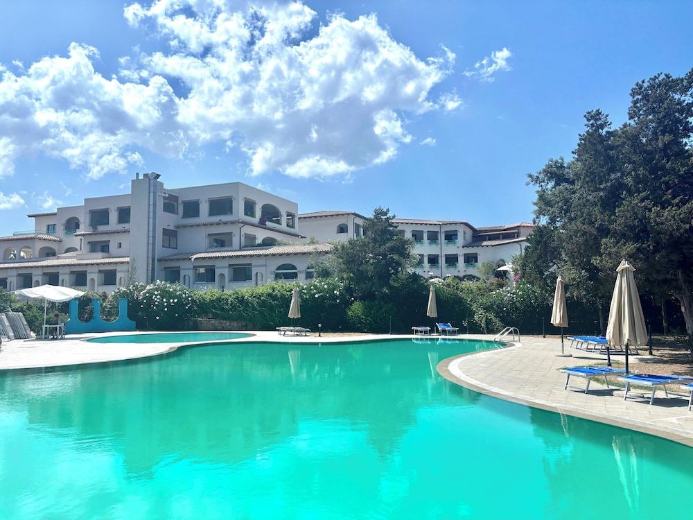 Residence with pool in Porto Rotondo