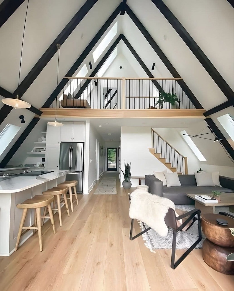 Villas n Lodges LTD