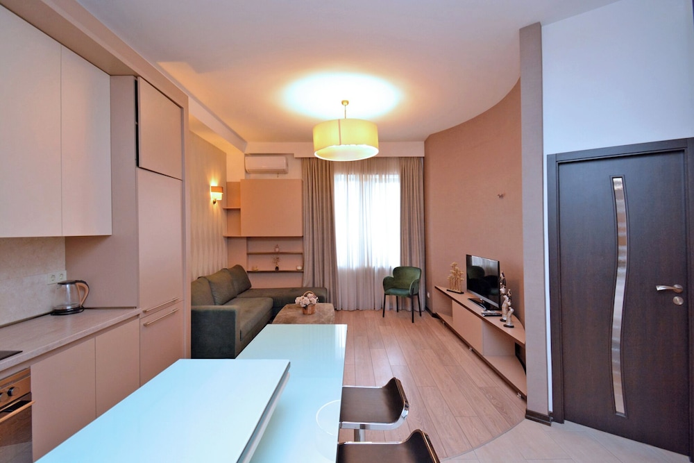 Kajaznuni street apartment on 4 floor