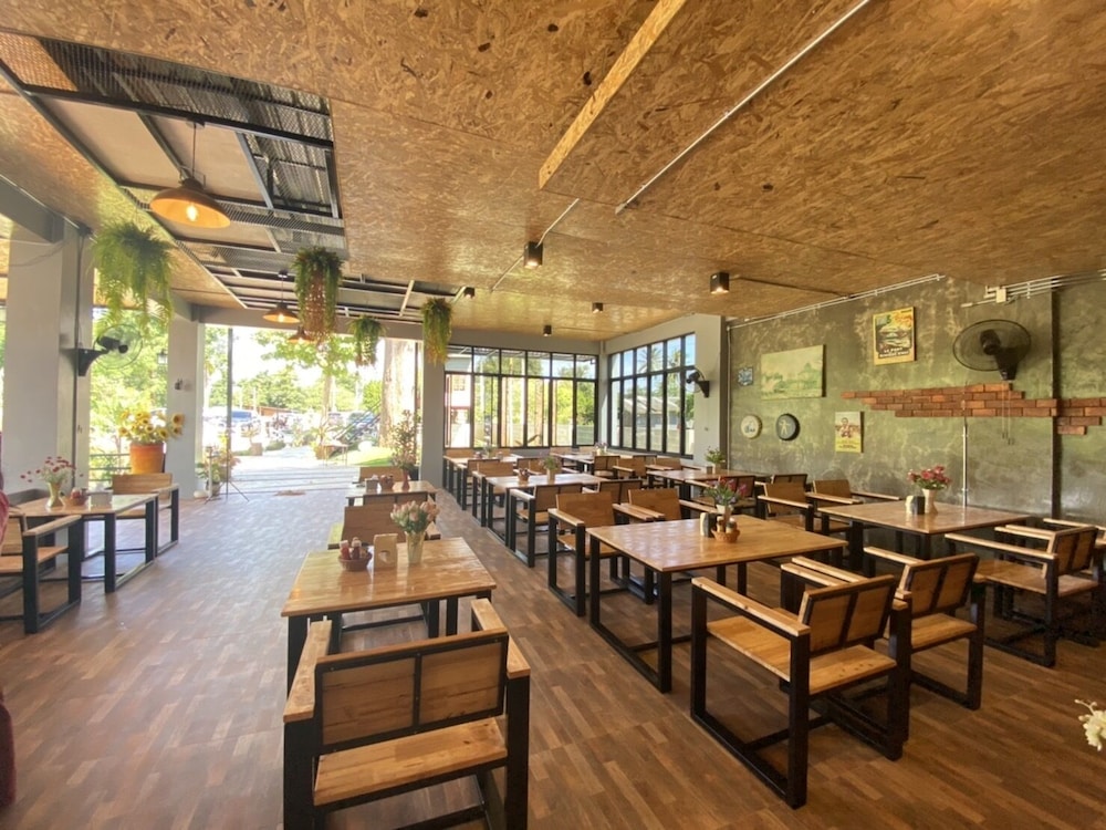 Riverside Hill Resort & Restaurant