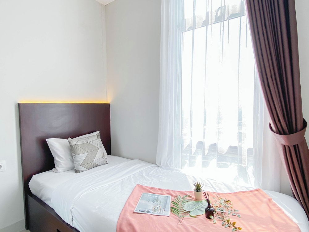 Modern 2Br At Vasanta Innopark Apartment