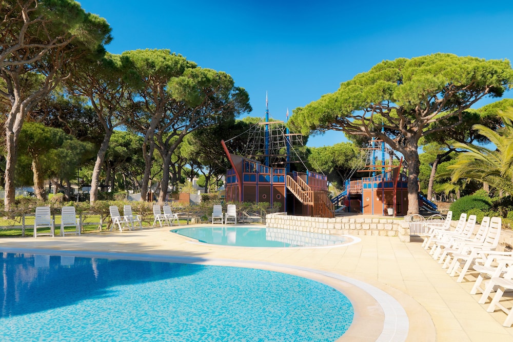 Pine Cliffs Ocean Suites, a Luxury Collection Resort & Spa