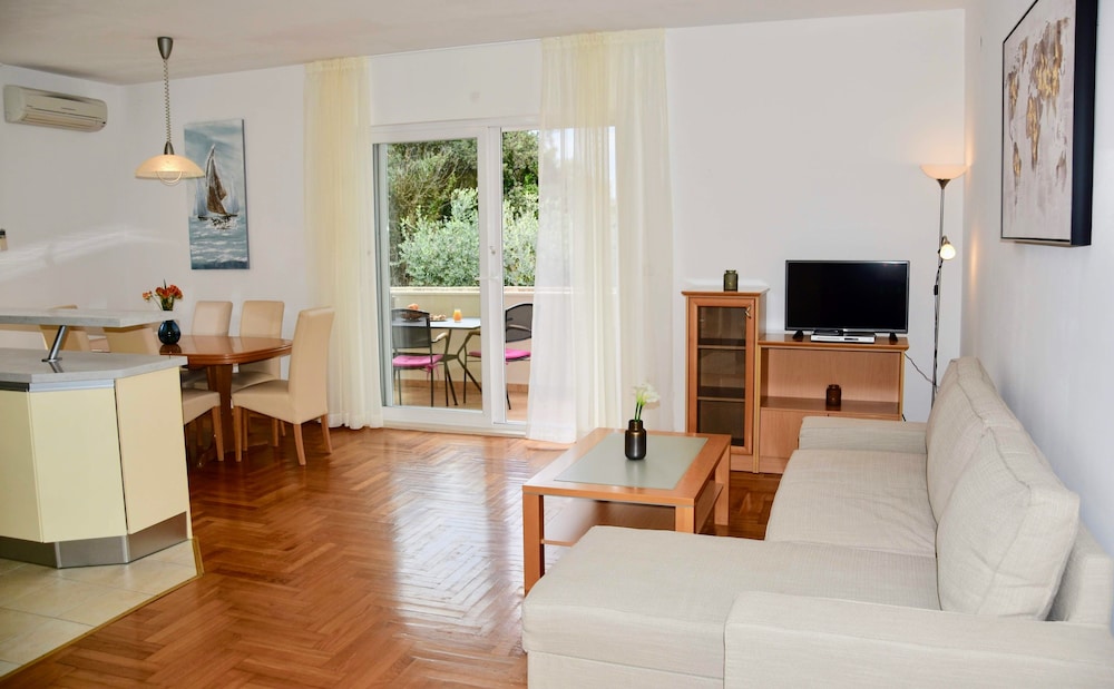 Pervanovo Apartments