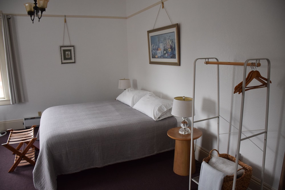 Tomales Hotel
