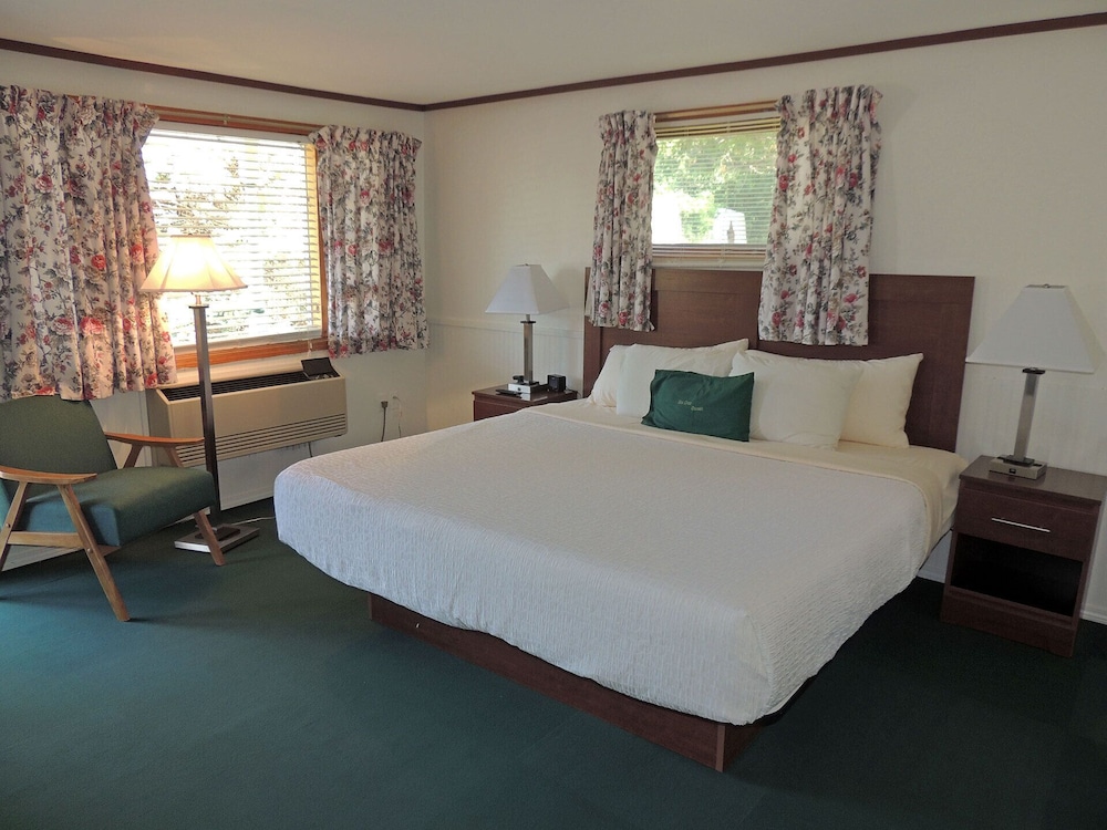 Rock Ledge Motel