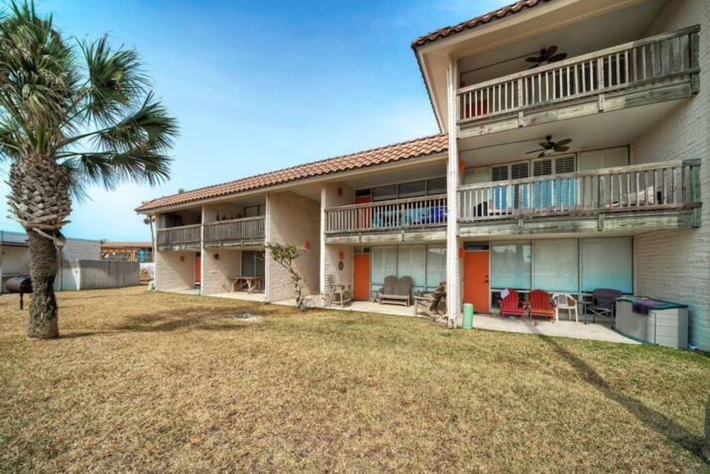 Stay Palm by Avantstay Beach Access Balcony