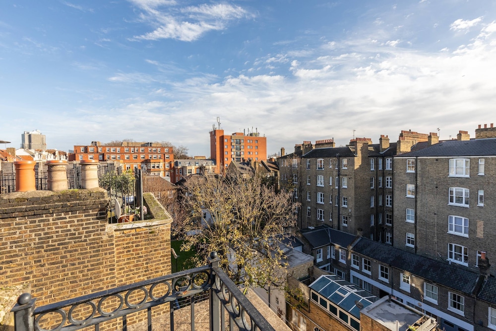 Earl's Court Square XI by Onefinestay